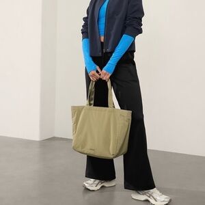 Athleta All About Tote NWT in Olive Branch